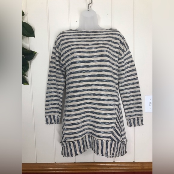Beige & Blue Stripe Knit LS Sweater Blouse
Ladies Medium 8 - 10
100% Cotton - Picture 12 of 16